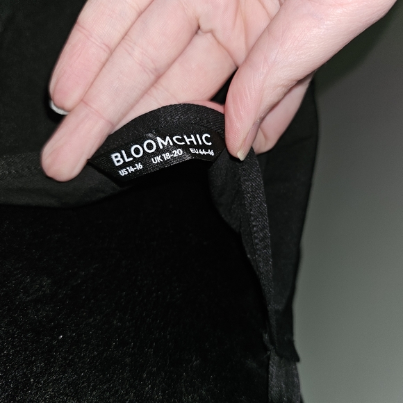 Elegant Black Button-Down Dress with pockets 14/16 - Picture 6 of 6